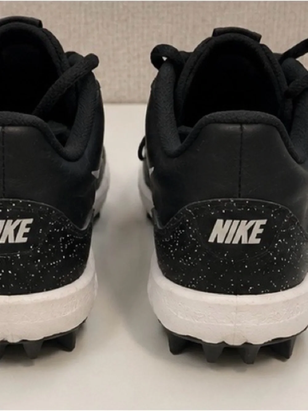 Nike Youth Cleats – Size 12